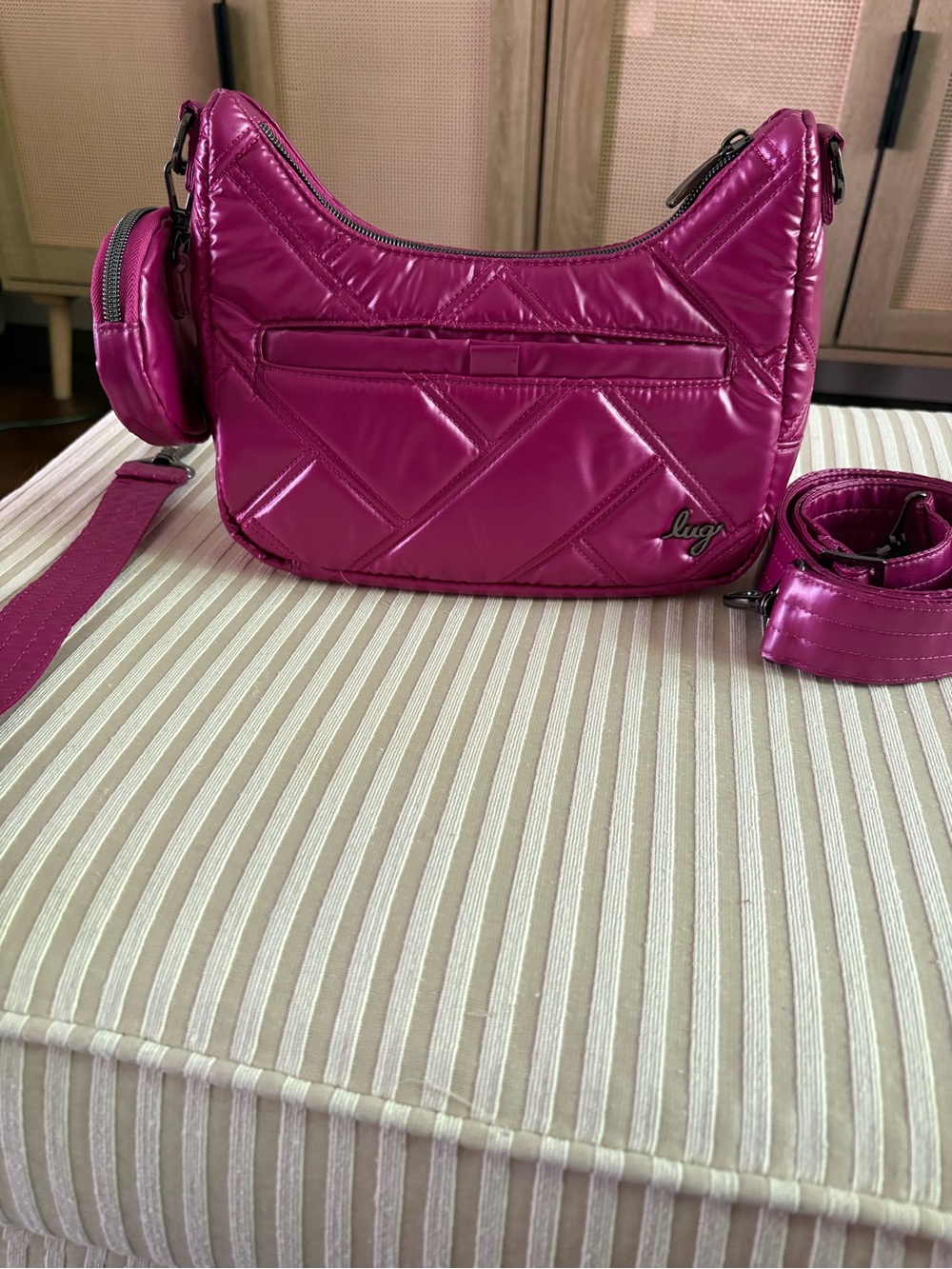 NWOT Lug Curtsy Bag in Berry